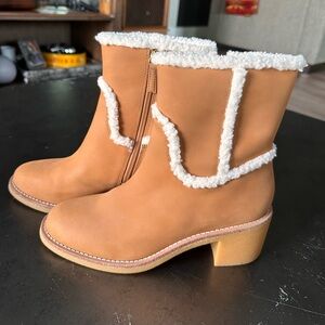 J Crew Sz 9 Sherpa Stacked Heel Boot